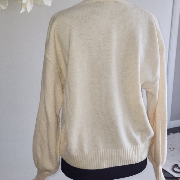 Gilli Cream Sweater with Red Bow Detail - Picture 2 of 6